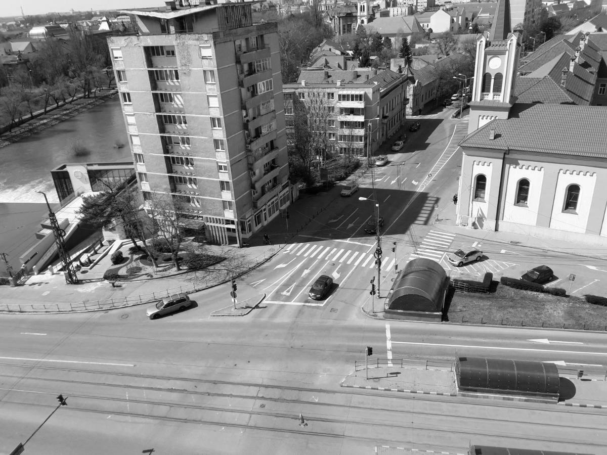 Ana'S Apartment Орадеа Екстериор снимка