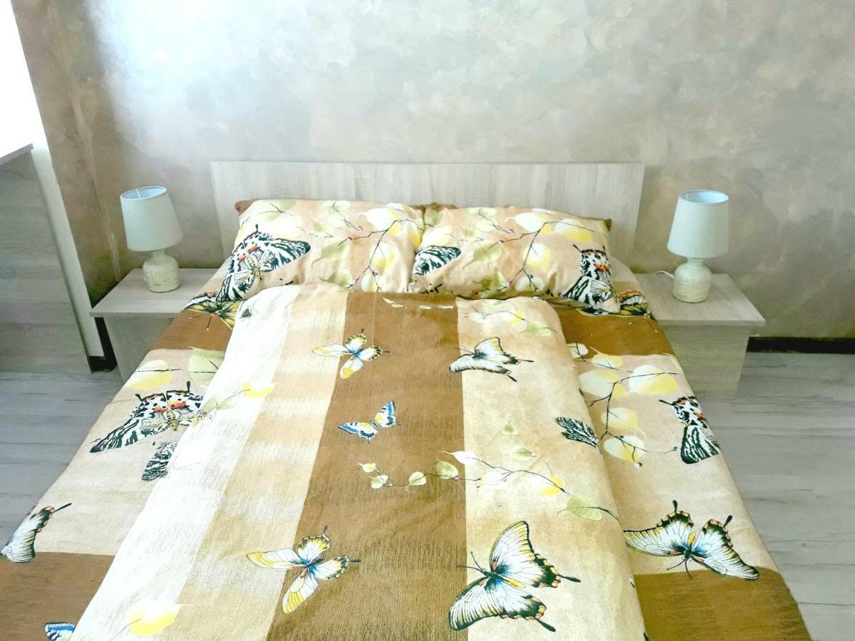 Ana'S Apartment Орадеа Екстериор снимка